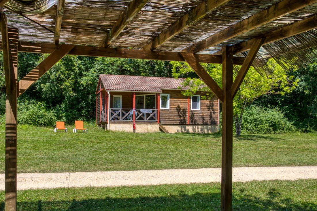 Houten chalet met overdekt terras